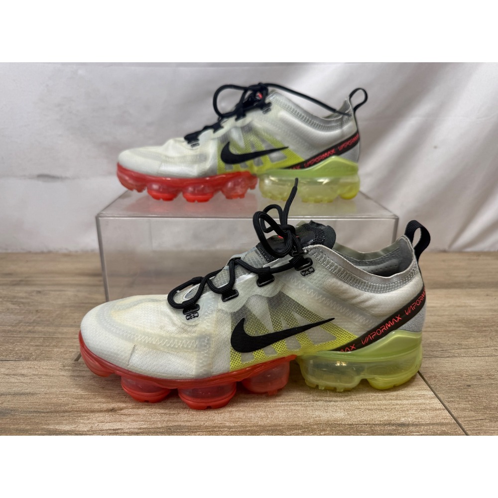 Nike Air VaporMax 2019 Mens Running Shoes White Black Crimson AR6631-007 Size 8 - Picture 2 of 10